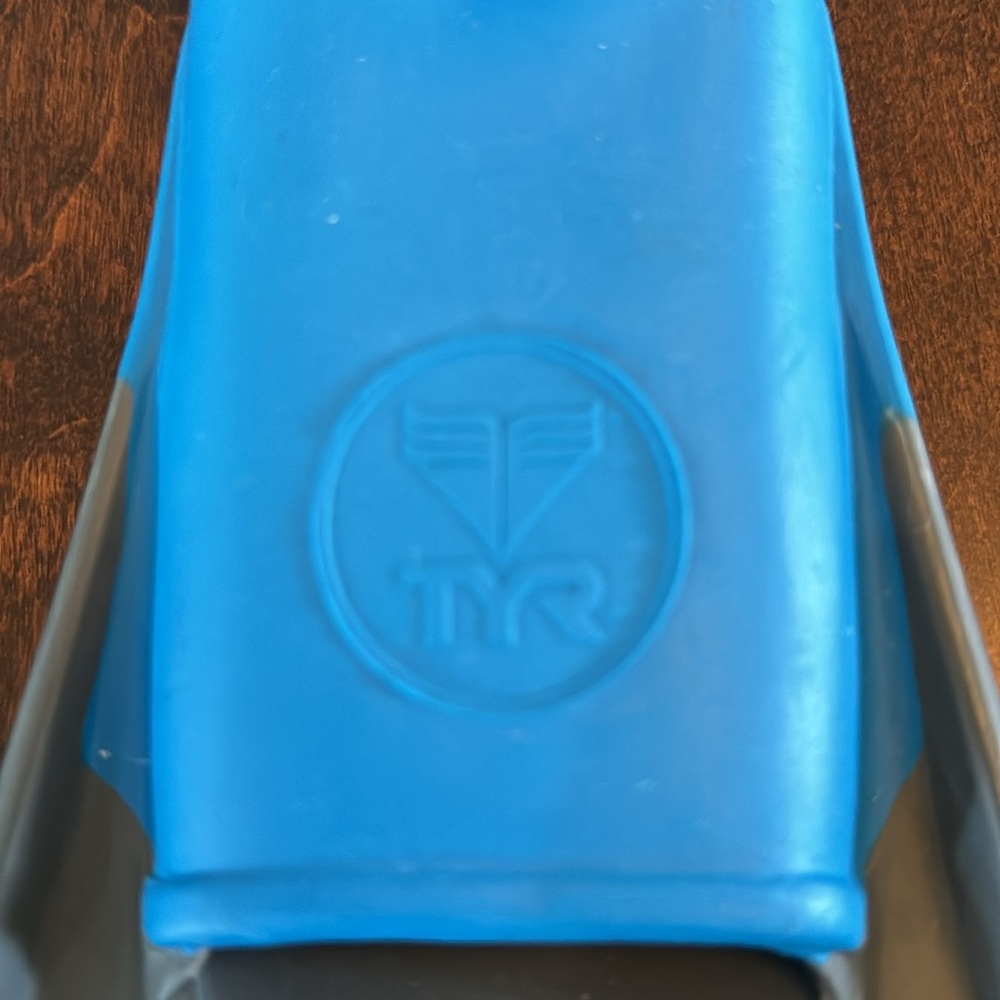 TYR Swim Flippers EUC hardly used size 12-1 / size 32-34